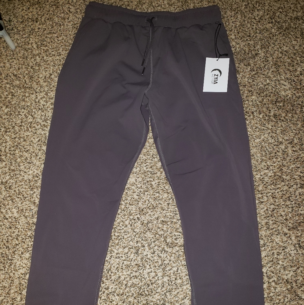 Zyia joggers